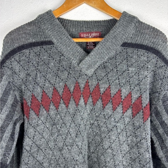 Eagle Point Vintage Men's M Red Gray V-Neck Wool Blend Sweater Geometric Argyle - Picture 2 of 5